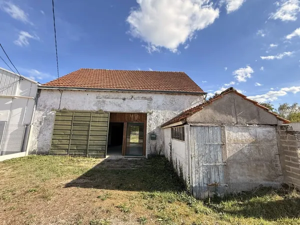 Local commerciale (ou usage d'habitation) - 70m2 - Lailly-e