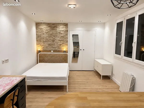 Studio meublé rénové 25 m² - Bellevue / Centre Deux / Université Jean-Monnet