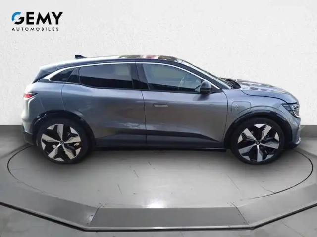 Renault Megane e-tech ev60 220 ch super charge — photo 4