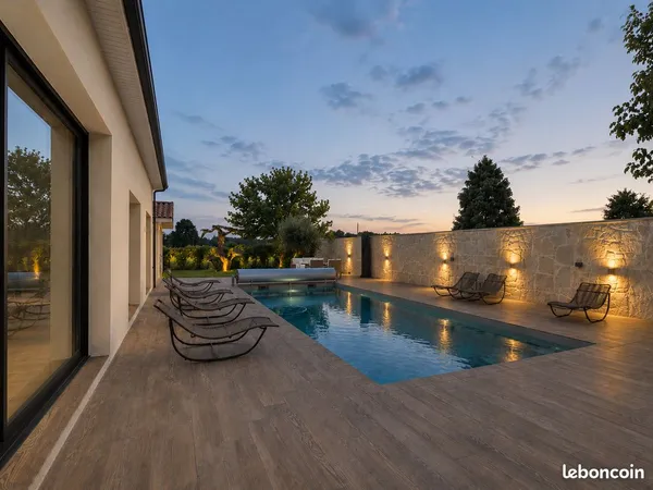 Maison 7 pièces 210 m²