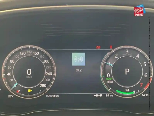 Jaguar E-Pace p300e phev 309ch r-dynamic hse — photo 29