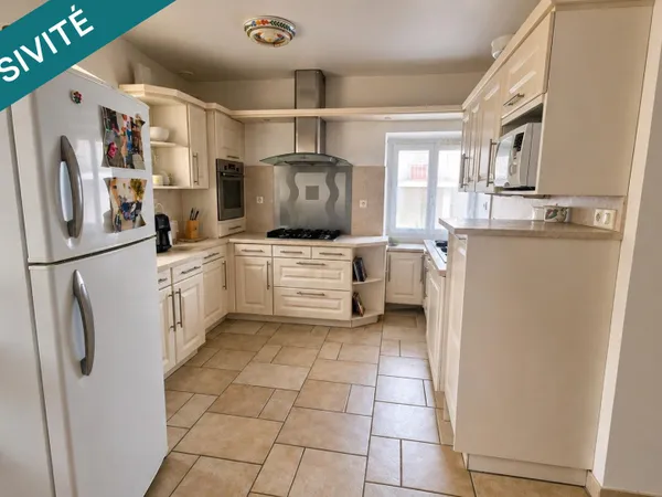 Maison de village avec parcelle de terrain de 481M²