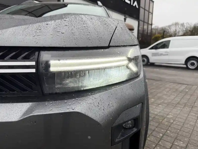 Dacia Bigster mild hybrid 130 4x4 — photo 4
