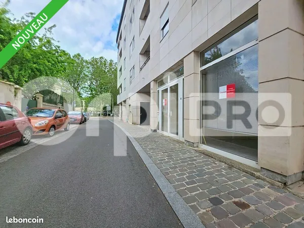 Local commercial 160 m²