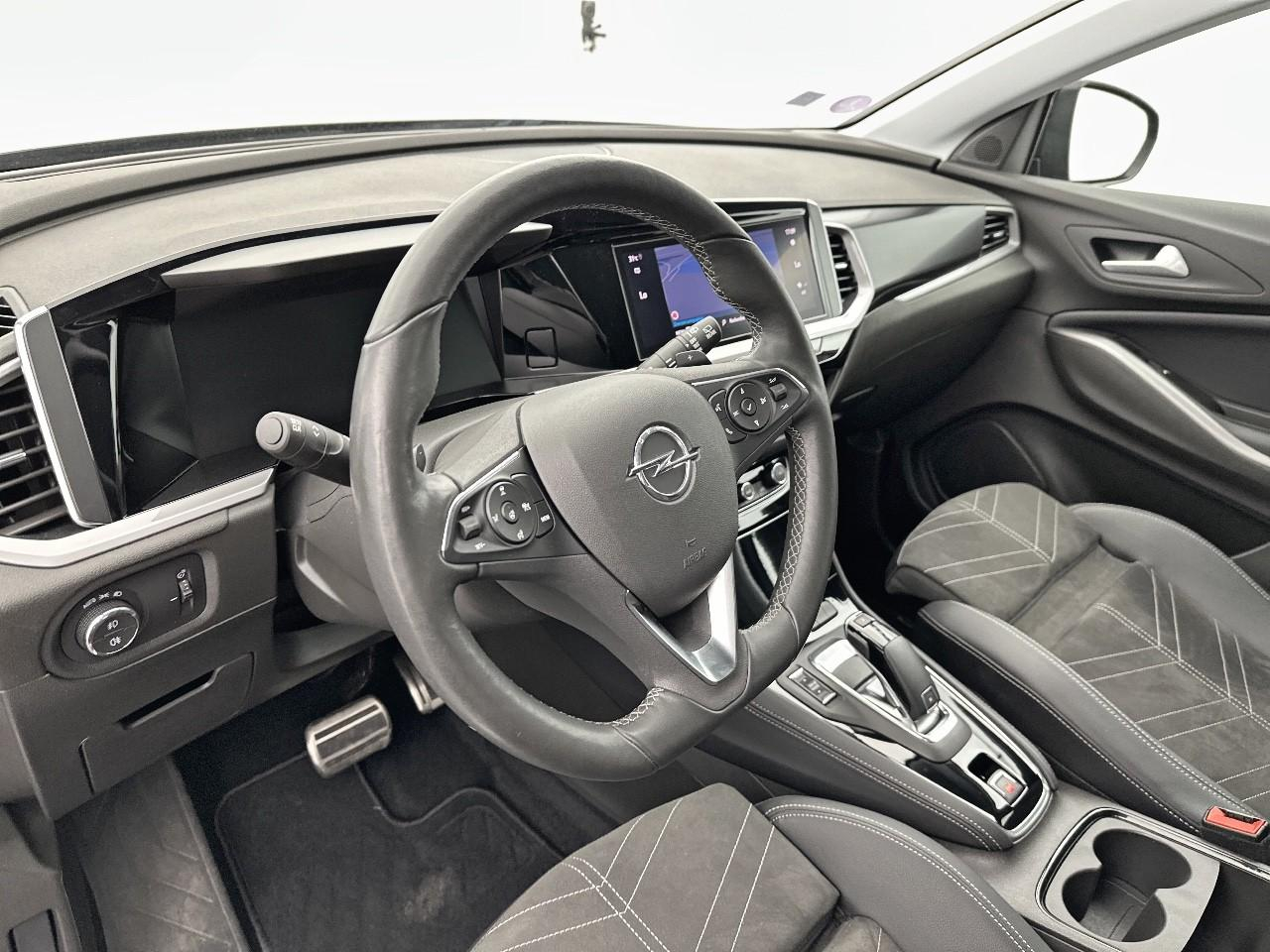 Opel Grandland 1.2 turbo 130 ch bva8 ultimate — photo 8
