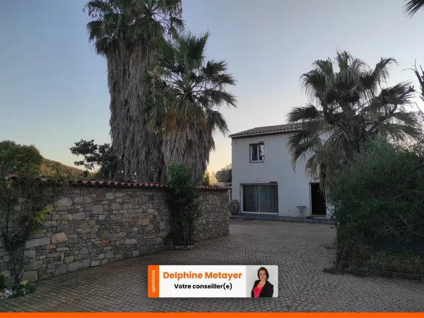Villa familiale 171 m² + terrain constructible de plus de 1700 m² à Carnoules (Zone UBA)