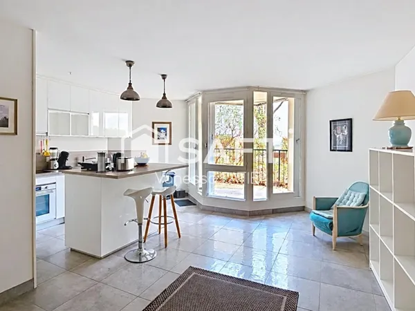 Appartement au calme avec terrasse, cave et parking