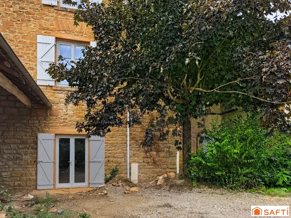 ALIX -TRIPLEX DE CARACTÈRE À AMÉNAGER - 107 M² - STATIONNEMENTS