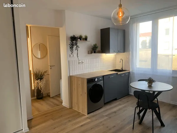 F3 - refait à neuf - 715 euros cc