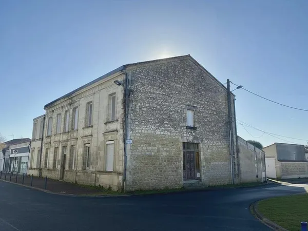 Immeuble, Ancienne maison de retraite