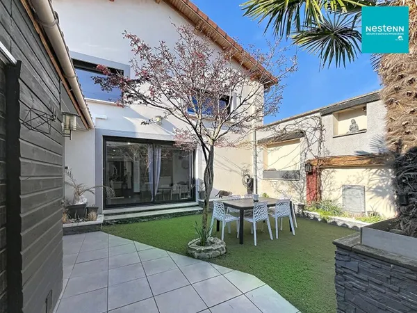 GRANGE RÉNOVÉE AVEC CHARME & MODERNITÉ - 150 m² habitables - 3 chambres - Patio