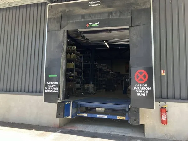 Local d'activité 595 m²