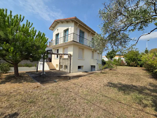 Maison 7 pièces 200 m²