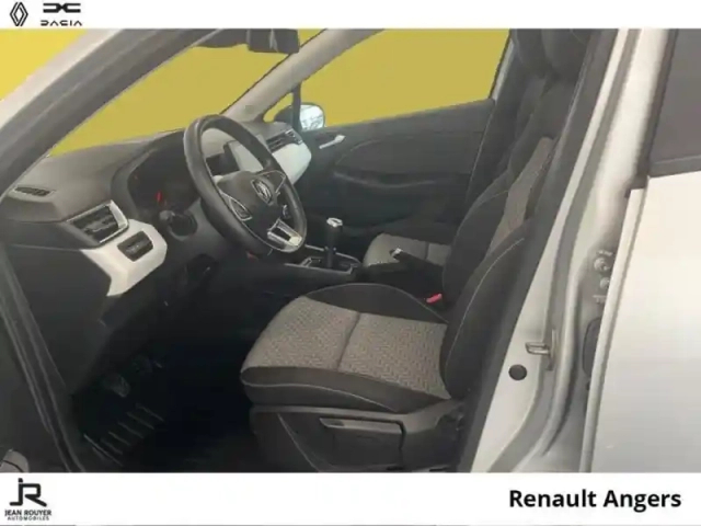 Renault Clio 1.5 blue dci 100ch evolution — photo 18