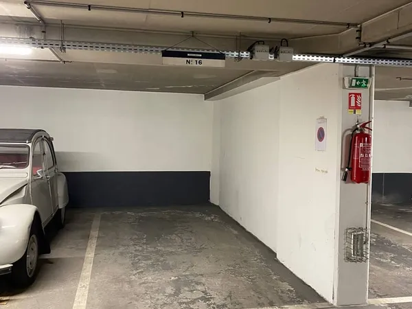 Parking 12 m²