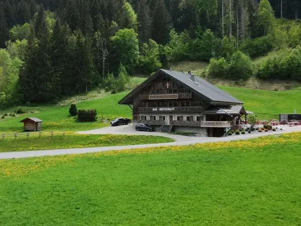 Maison 648 m²