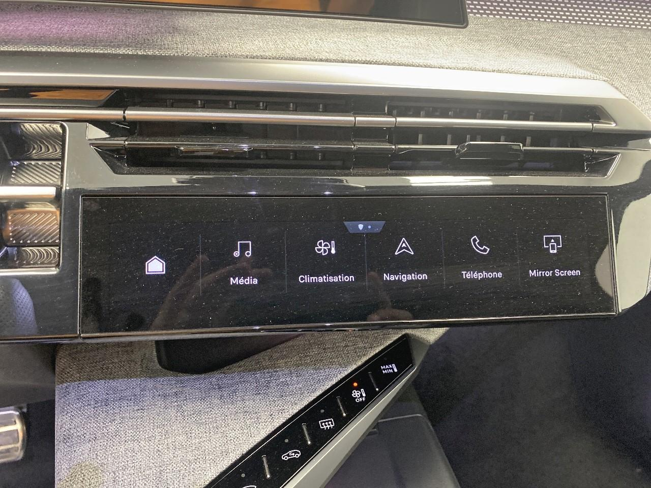 Peugeot 3008 hybrid 136 e-dcs6 gt — photo 15