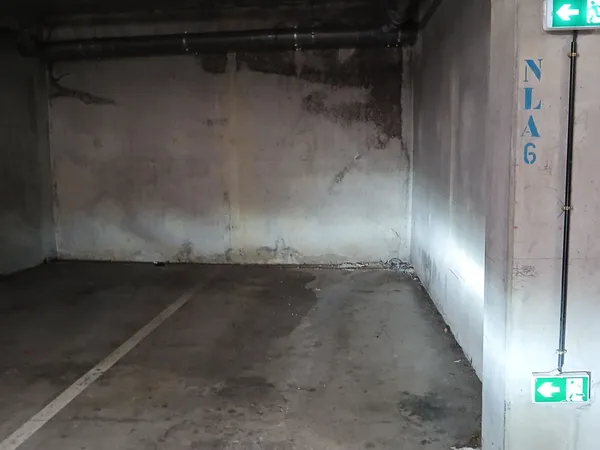Loue parking - 12m²