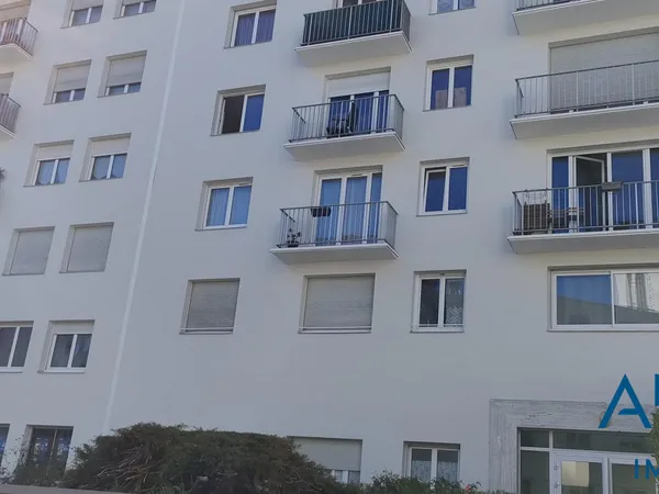 NANTES PLACE CATINAT T2 AVEC PARKING