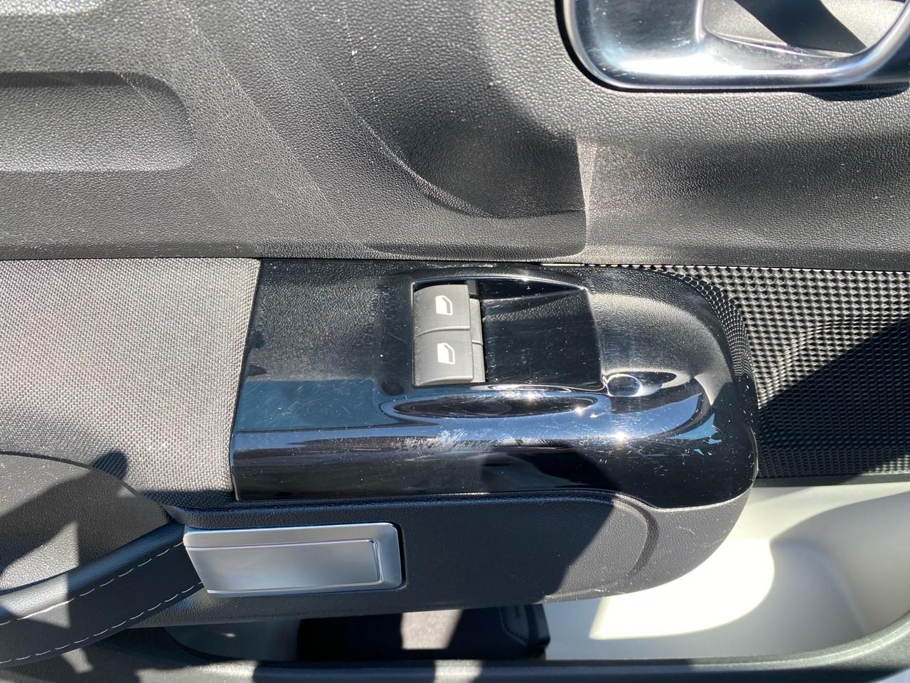 Citroën C3 1.2 puretech 83ch s&s shine — photo 13