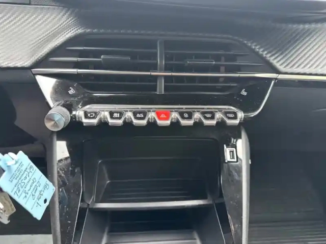 Peugeot 2008 1.2 puretech 100ch s&amp;s active — photo 5