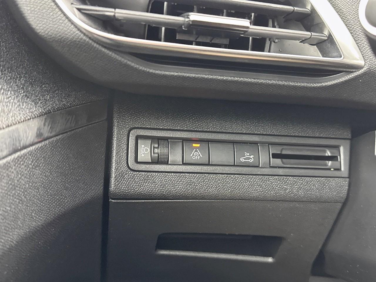 Peugeot 3008 puretech 130ch s&s bvm6 allure pack — photo 17