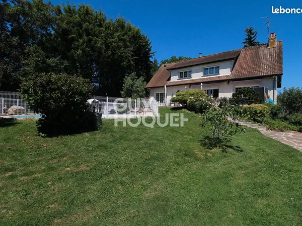Propriété 7 pièces 187 m²