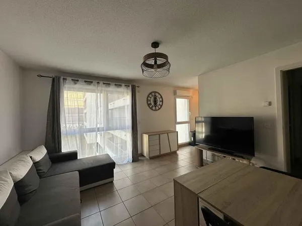 Appartement - 3ème étage - 55 m2 - 3 pièces - Meublé