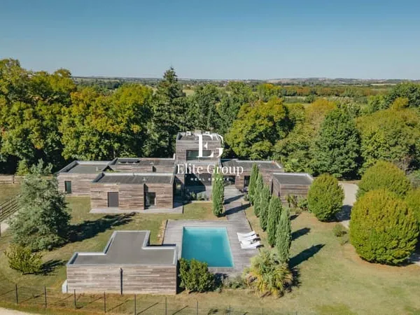 Maison de plain-pied 10 pièces 485 m²