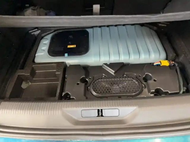 Peugeot 308 phev 225 e-eat8 — photo 23