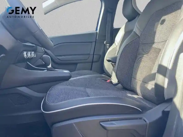 Renault Captur e-tech 145 - 21 — photo 9