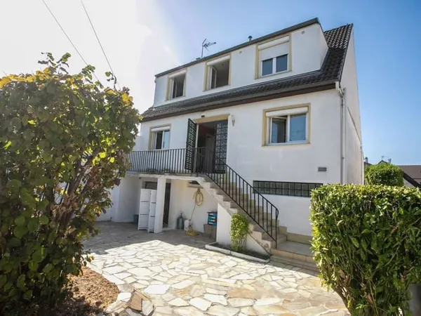 Champigny-sur-Marne (94500)  Quartier Coeuilly Maison individuelle 170 m² hab.  Terrain 510 m²  V