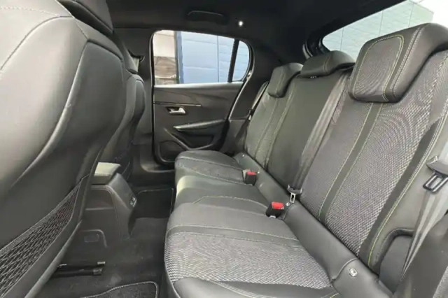 Peugeot 208 hybrid 110 e-dcs6 — photo 10
