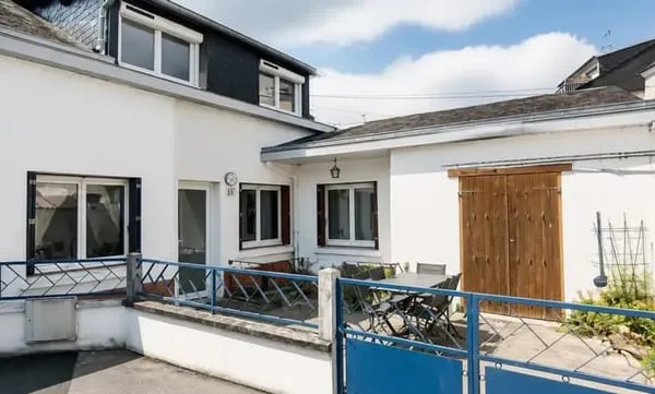 Maison entièrement rénovée de 3 chambres de 70 m2, terrasse, garage et cave à LE MANS - Quartier Le 