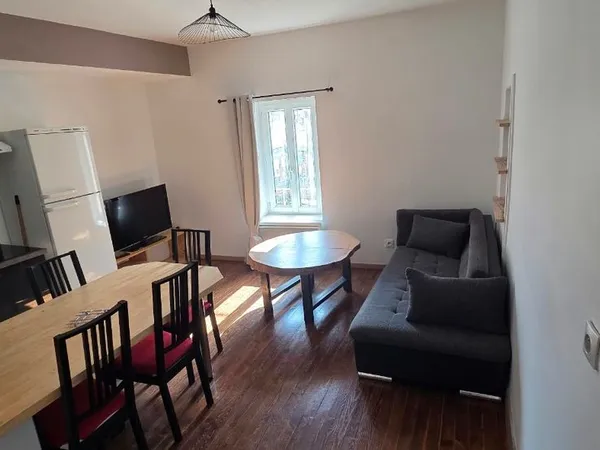 Appartement 2 chambres, 1re etage