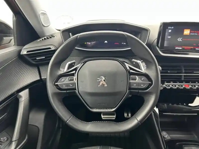 Peugeot 2008 puretech 130 s&amp;s eat8 — photo 9