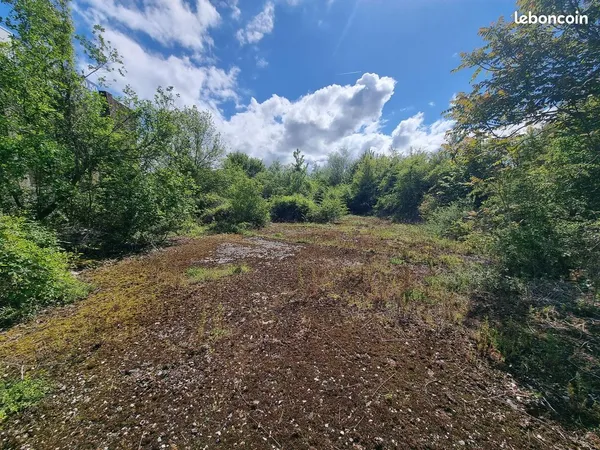 Terrain 3740 m² Salouël