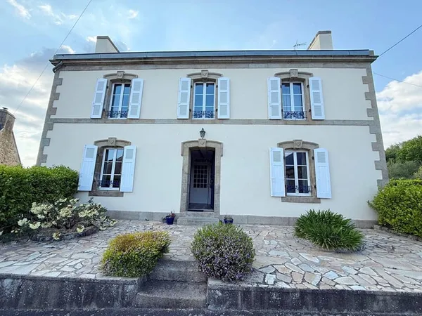 Maison 10 pièces 279 m²