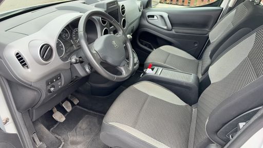 Peugeot Partner Tepee 1.6 BlueHDi 100 - Outdoor – 2018 – 83141 km – Diesel – Boîte Manuelle — photo 13