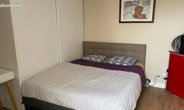 Chambre meublée 11 m2 avec salle d'eau privative + balcon - Chennevières sur Marne