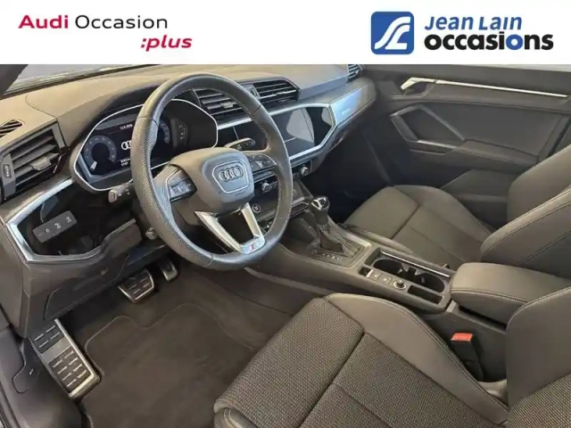 Audi Q3 35 tfsi 150 ch s tronic 7 — photo 11
