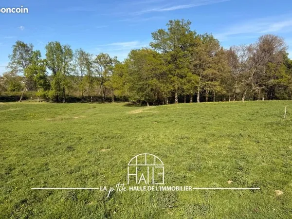 Terrain 2 321 m² Saint Just Le Martel