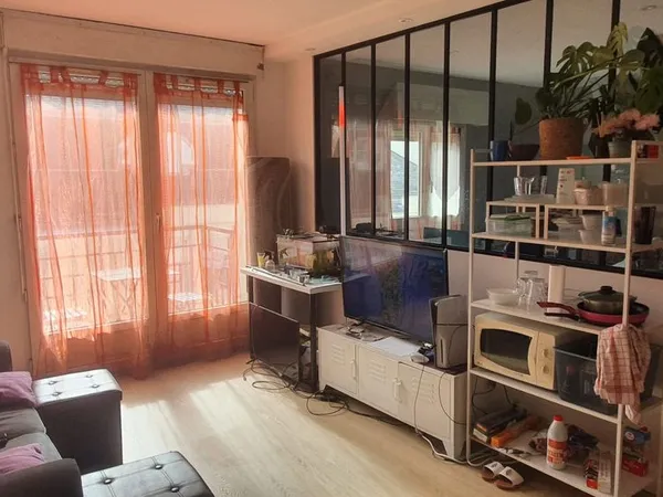 Appartement dernier étage rue crucy