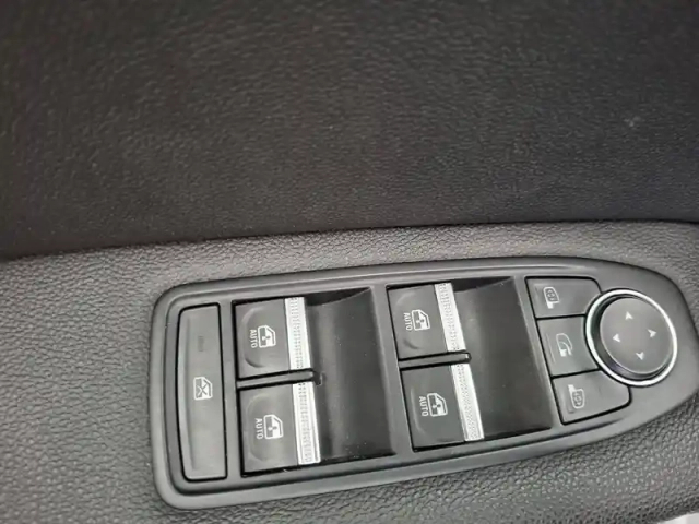 Renault Captur e-tech plug-in 160 — photo 12