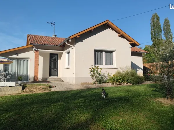 Maison d'Hôtes composée d'une partie privée et une partie professionnelle de 2 chambres d'hôtes et u