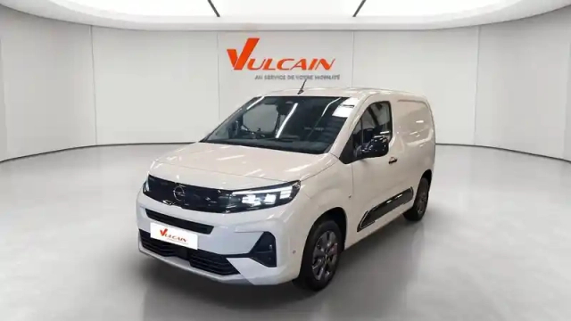 Opel Combo cargo m diesel 130 ch aut. — photo 1