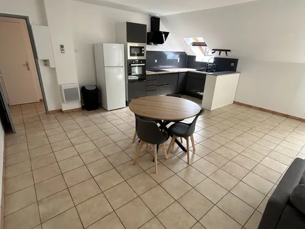 À LOUER - Bel appartement meublé T3 en plein centre-ville de Migennes