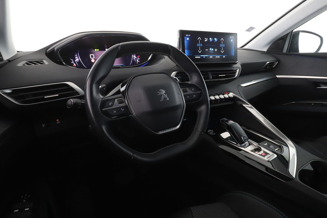 Peugeot 3008 1.2 PureTech Allure Pack EAT8 — photo 10