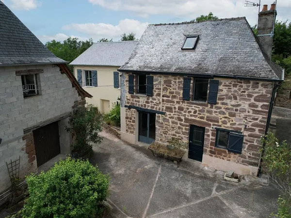 Maison de village 6 pièces avec dépendances