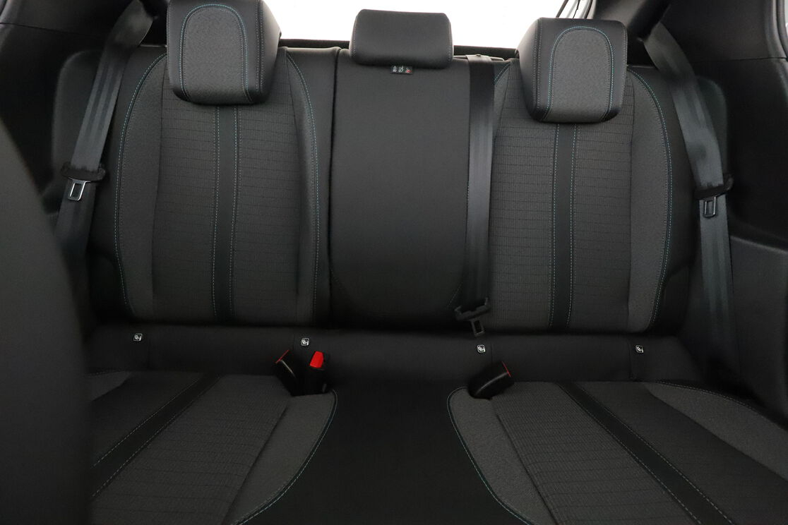Peugeot 208 1.5 Blue-HDi Allure — photo 14